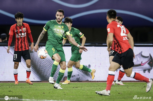 حكم مباراة الأهلي والزمالك في السوبر الأفريقيتفاصيل الحكم وتأثيره على النتيجة